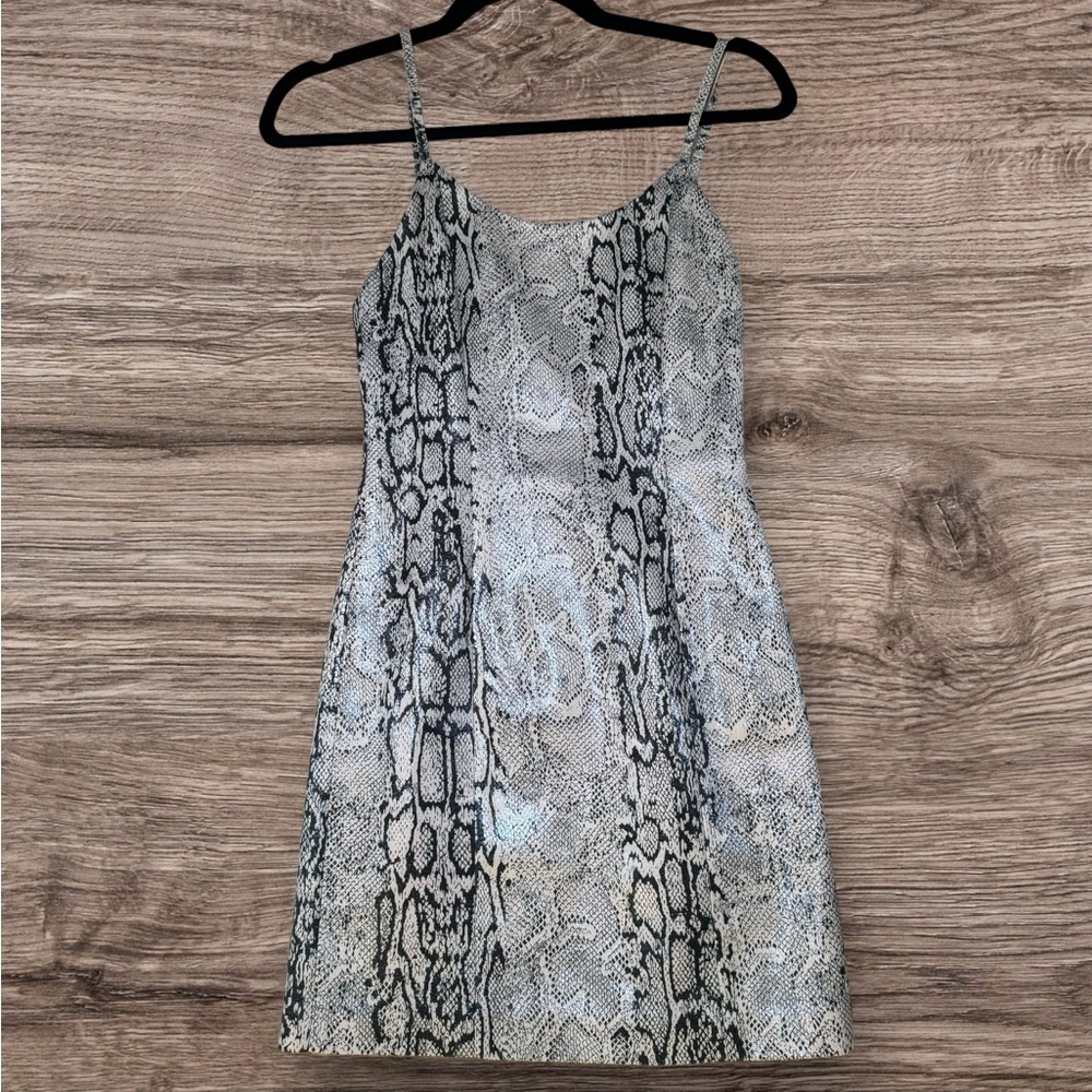 Alice + Olivia Nelle Vegan Leather Minidress Snake Print Lined Gray Tan Size 0